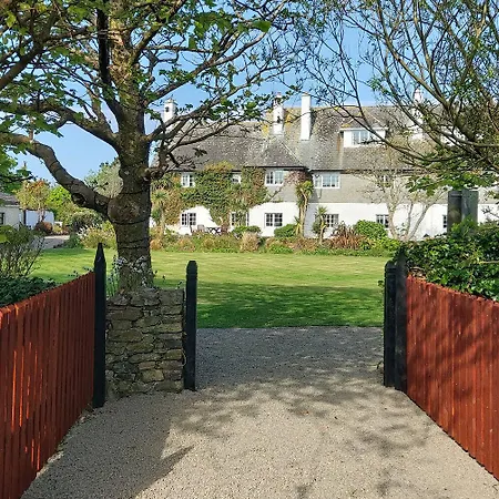 House & Hotel