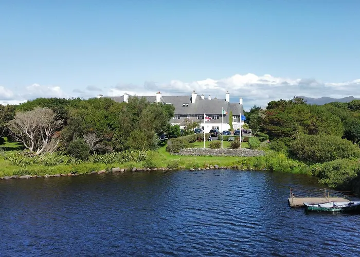 Отель House & 4*